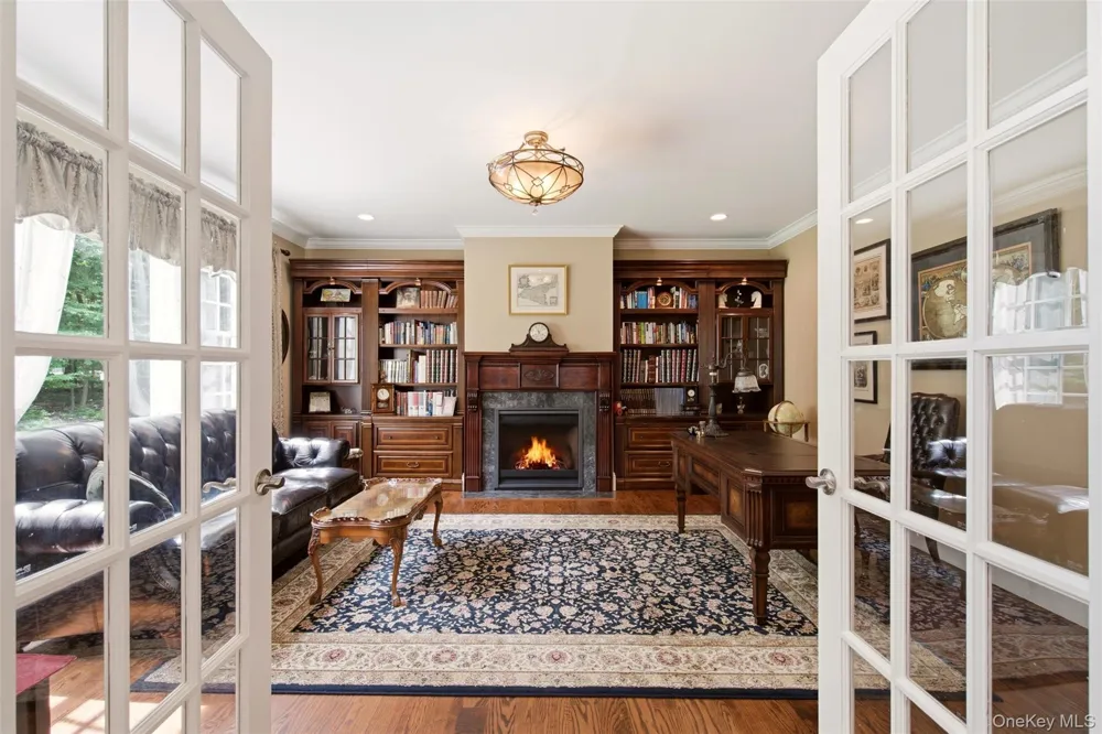 17 Forrest Drive Lloyd Neck, NY 11743