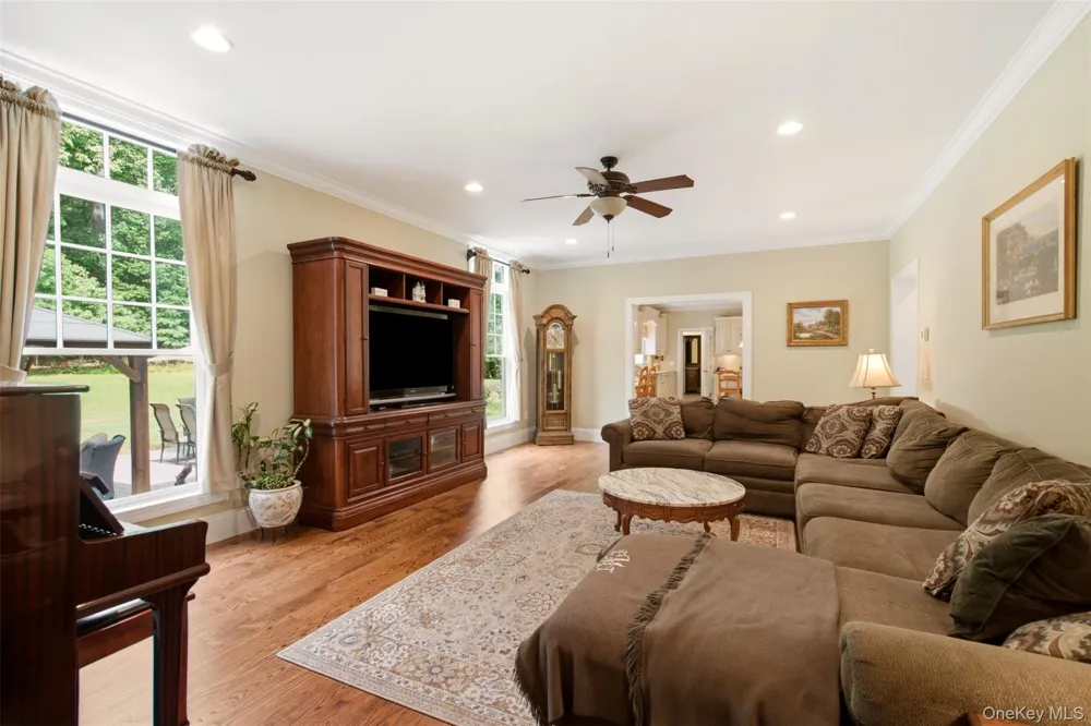 17 Forrest Drive Lloyd Neck, NY 11743