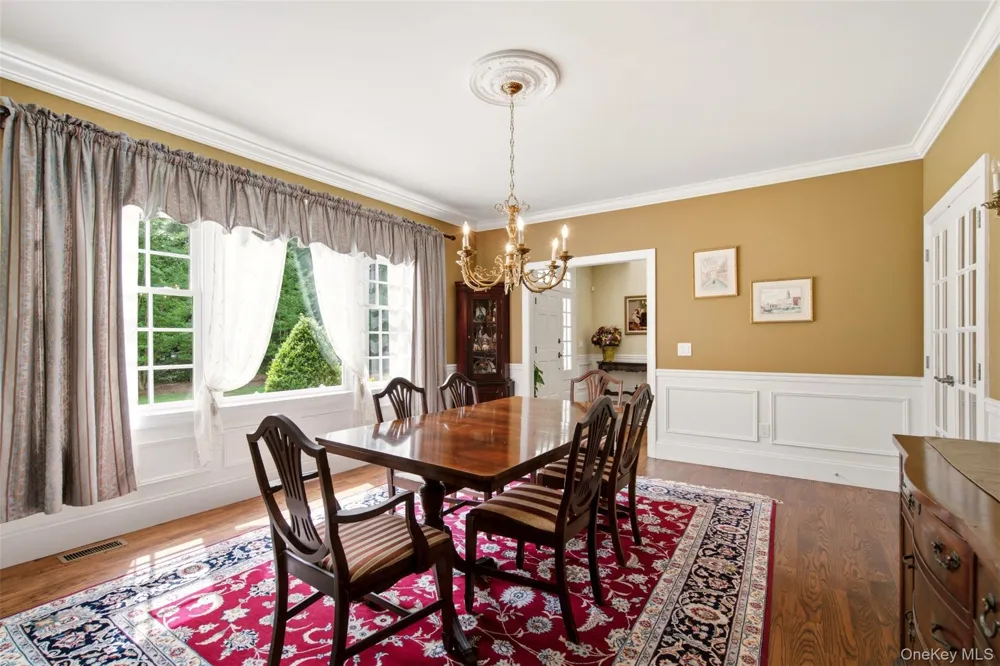17 Forrest Drive Lloyd Neck, NY 11743