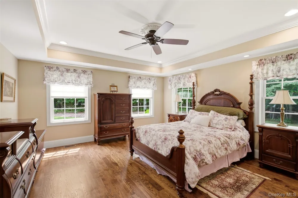 17 Forrest Drive Lloyd Neck, NY 11743