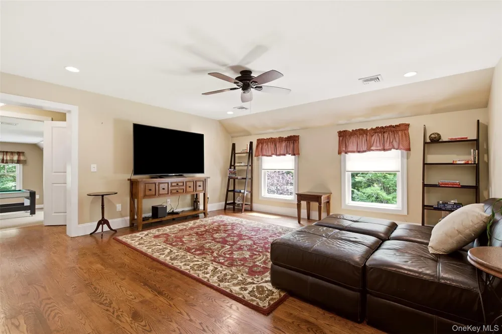 17 Forrest Drive Lloyd Neck, NY 11743