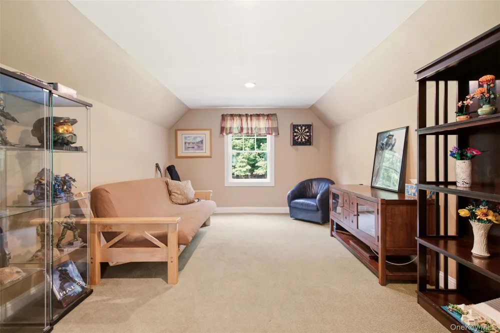 17 Forrest Drive Lloyd Neck, NY 11743
