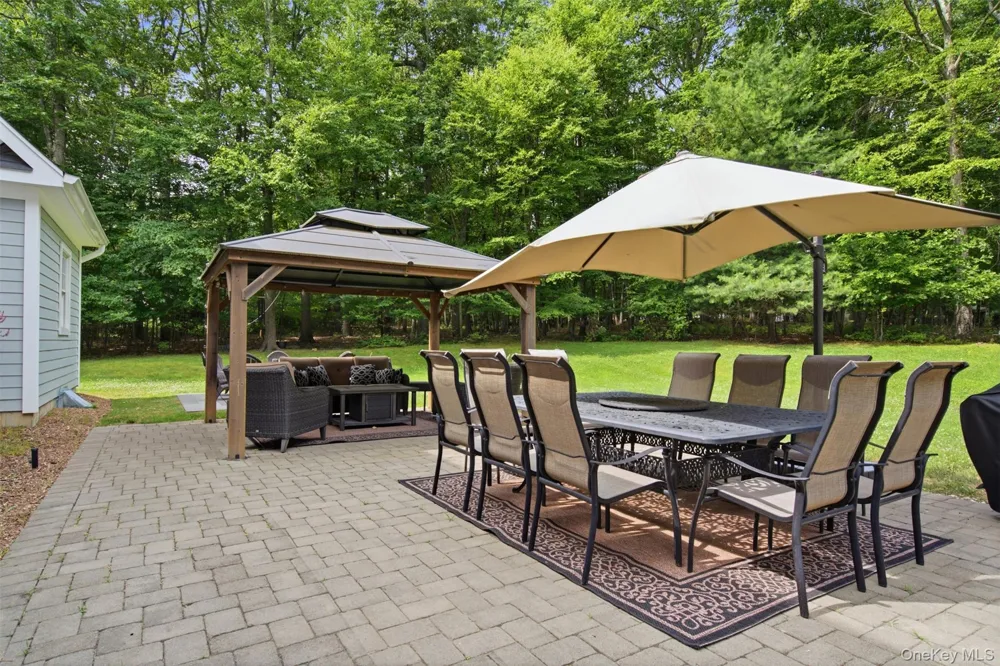 17 Forrest Drive Lloyd Neck, NY 11743