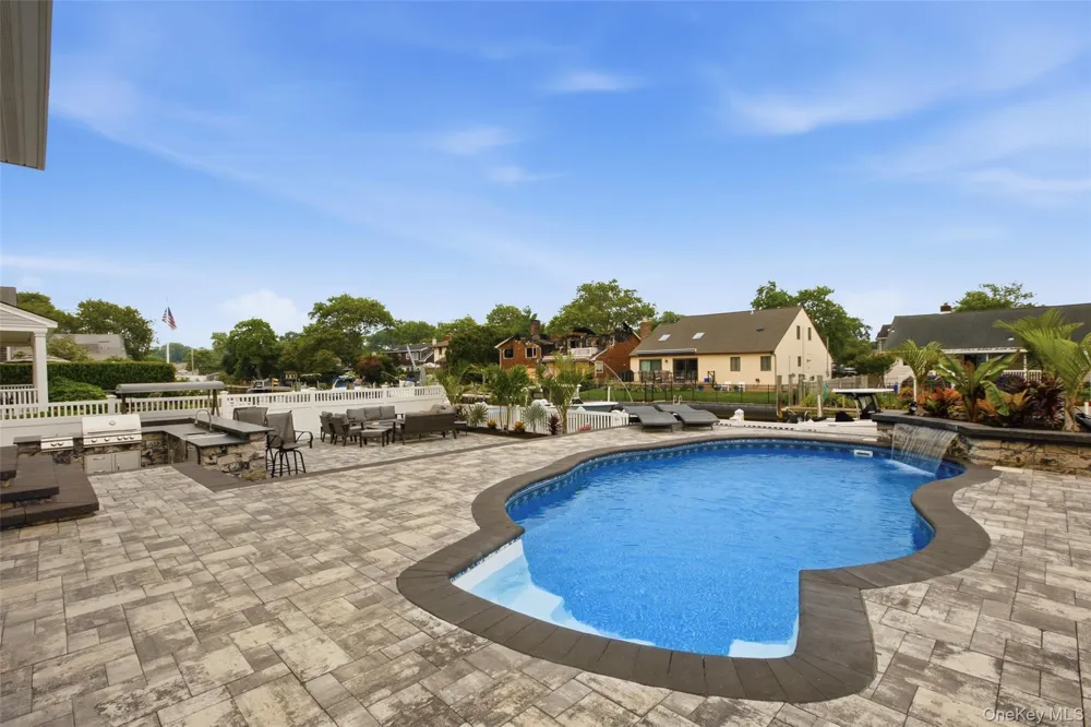 30 Berger Avenue Amityville, NY 11701