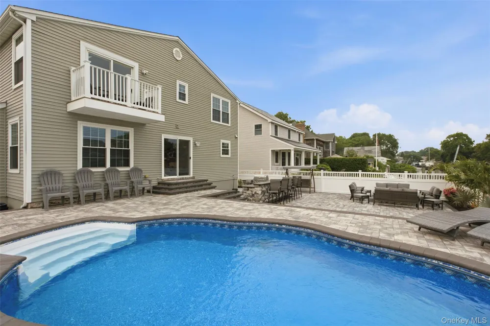 30 Berger Avenue Amityville, NY 11701