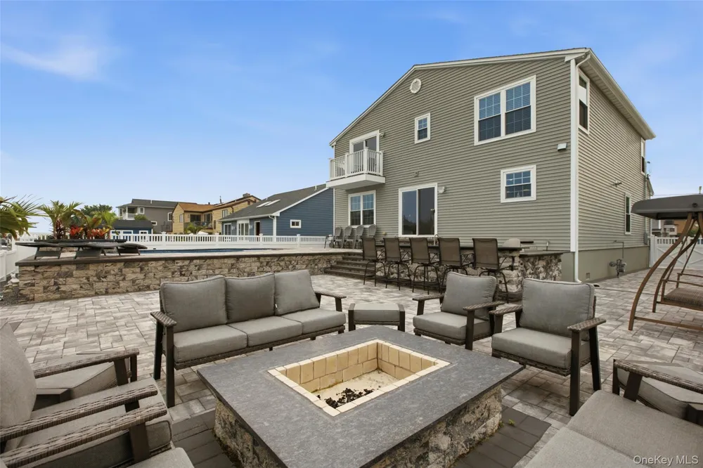 30 Berger Avenue Amityville, NY 11701