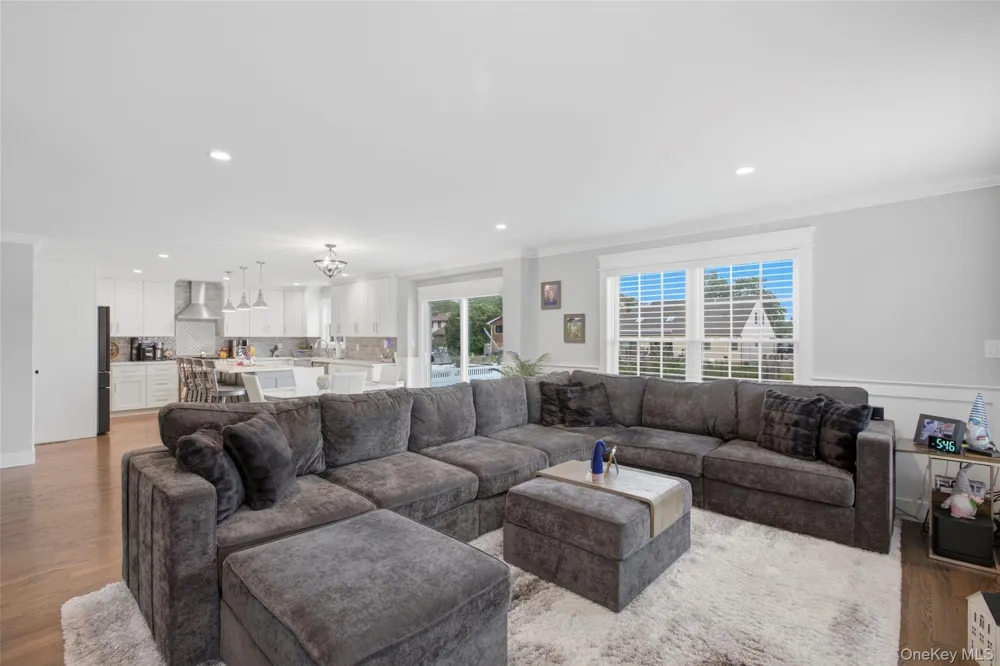 30 Berger Avenue Amityville, NY 11701