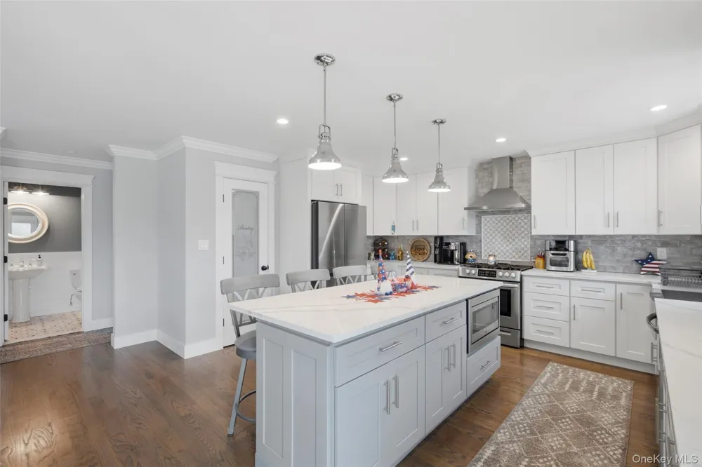 30 Berger Avenue Amityville, NY 11701