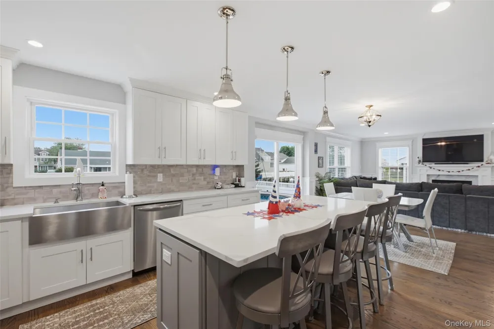 30 Berger Avenue Amityville, NY 11701