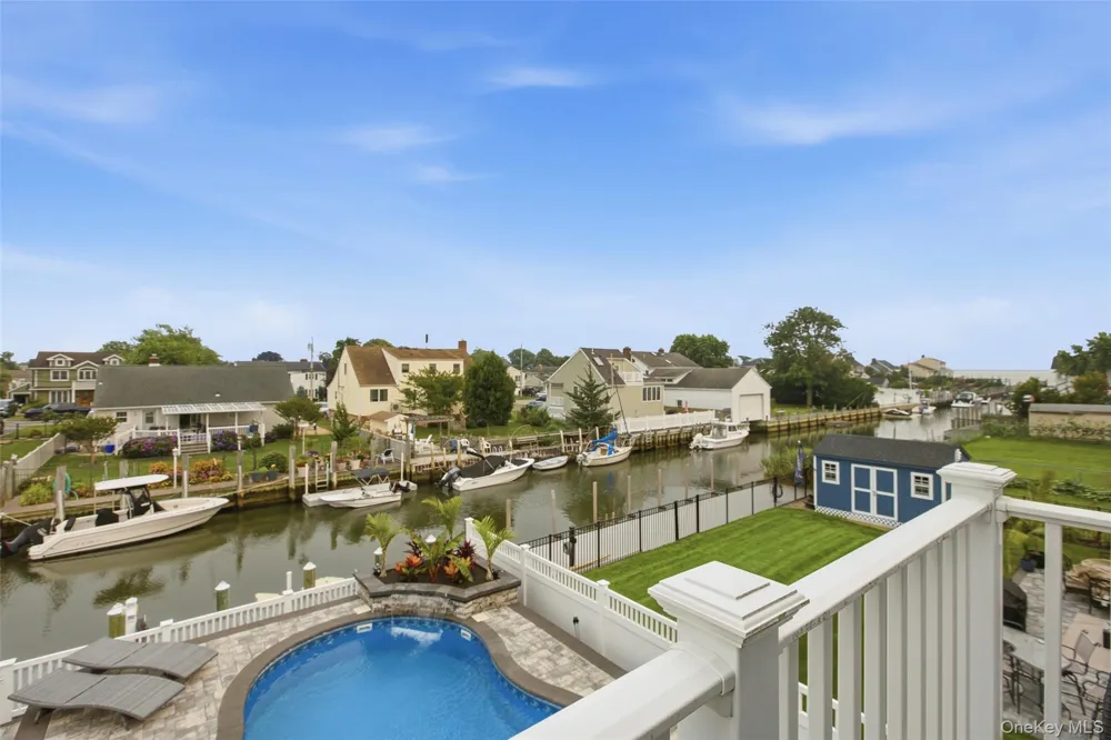 30 Berger Avenue Amityville, NY 11701