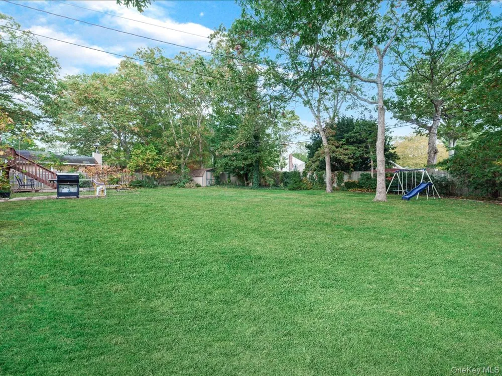 33 Winside Lane Coram, NY 11727