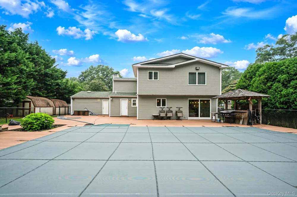 35 Scout Trail Ridge, NY 11961