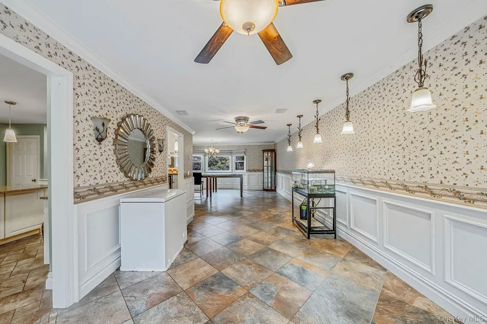 35 Scout Trail Ridge, NY 11961