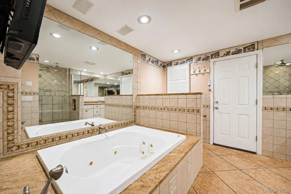 35 Scout Trail Ridge, NY 11961