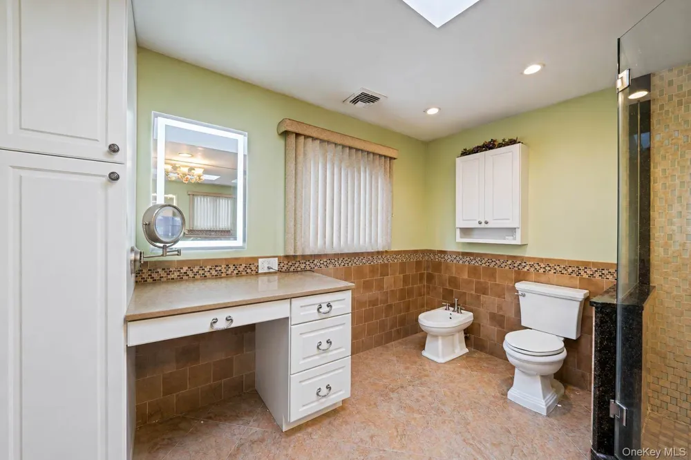 35 Scout Trail Ridge, NY 11961