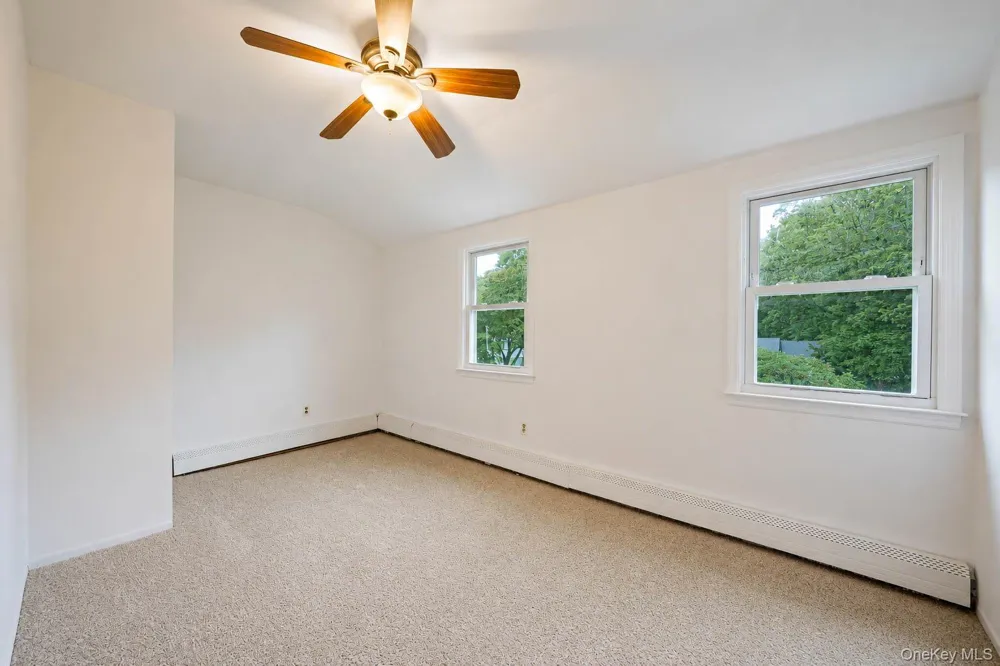 35 Scout Trail Ridge, NY 11961