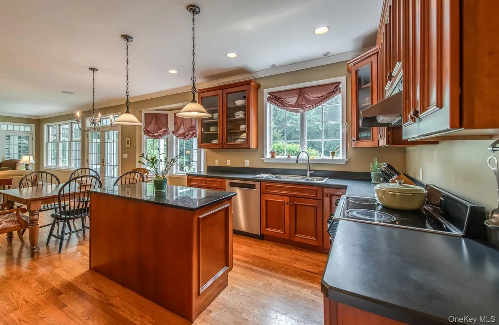 100 Rockledge Drive Pleasant Valley, NY 12569
