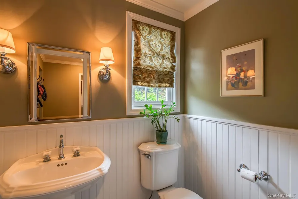 100 Rockledge Drive Pleasant Valley, NY 12569