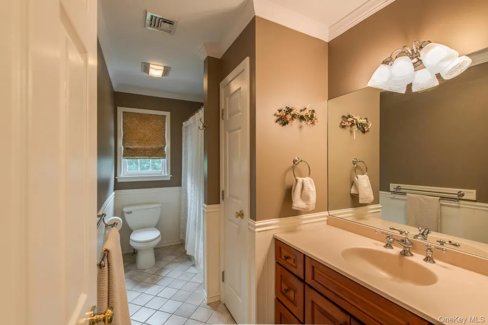 100 Rockledge Drive Pleasant Valley, NY 12569