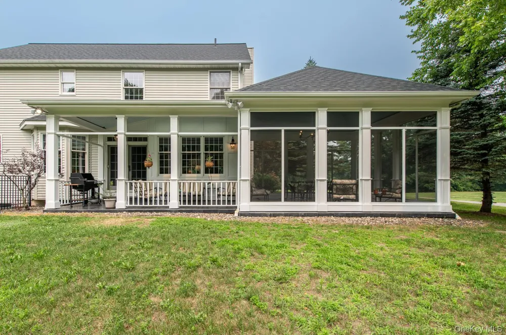 100 Rockledge Drive Pleasant Valley, NY 12569