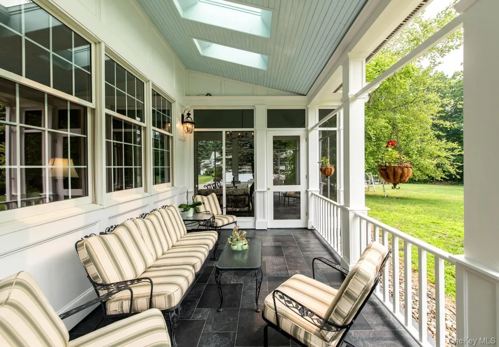 100 Rockledge Drive Pleasant Valley, NY 12569