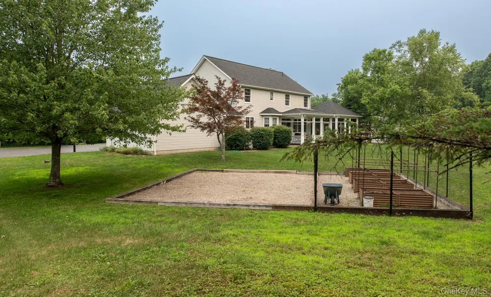 100 Rockledge Drive Pleasant Valley, NY 12569