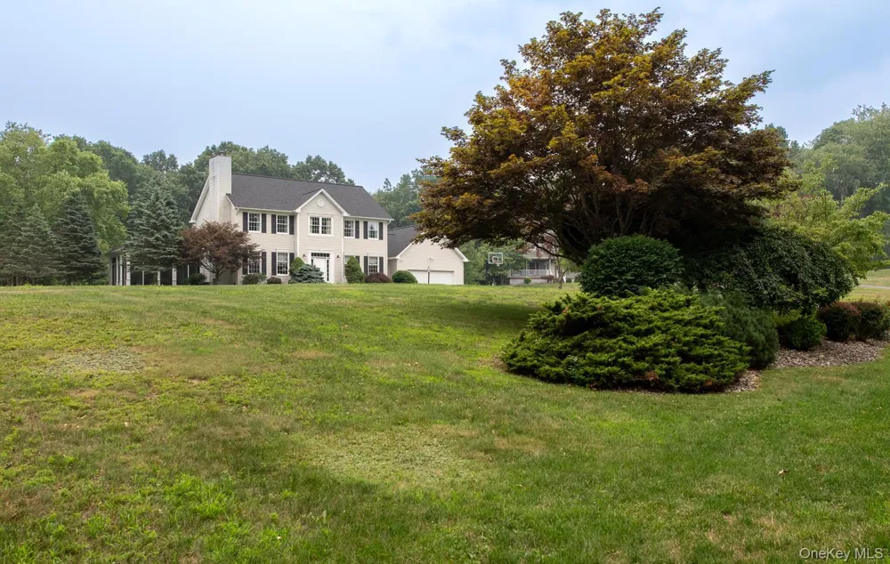 100 Rockledge Drive Pleasant Valley, NY 12569