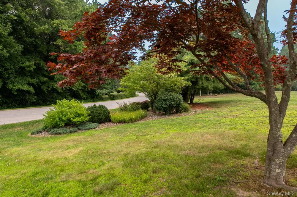 100 Rockledge Drive Pleasant Valley, NY 12569