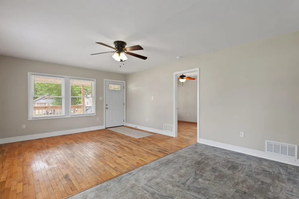 924 Oak Street Adrian, MI 49221