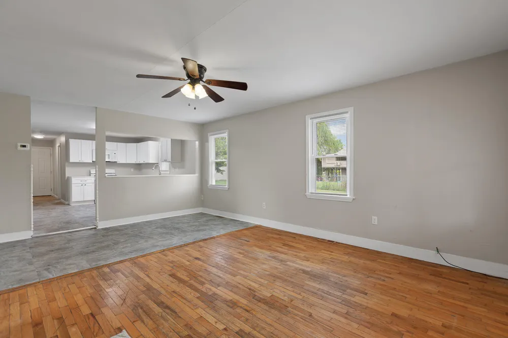 924 Oak Street Adrian, MI 49221