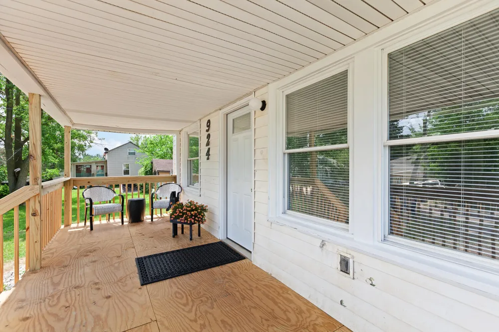 924 Oak Street Adrian, MI 49221