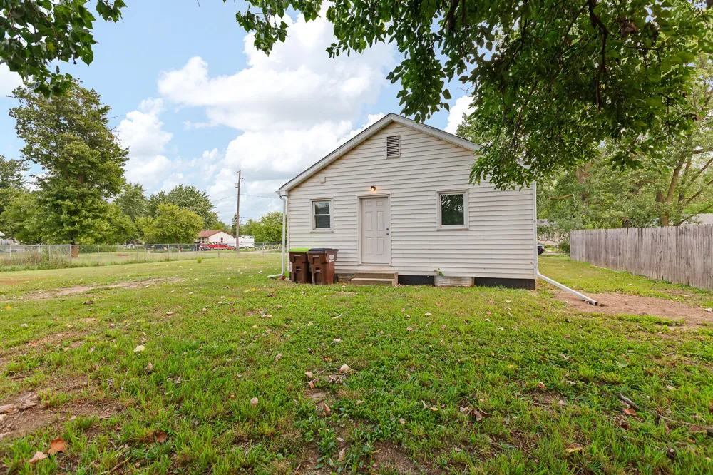 924 Oak Street Adrian, MI 49221