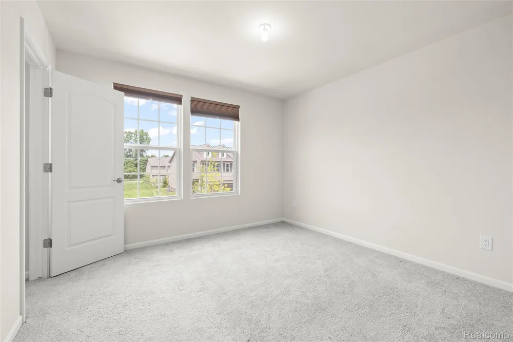 208 Addison Circle Commerce Charter Township, MI 48390