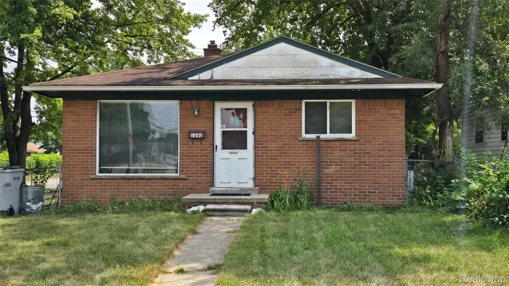 1040 E Bernhard Avenue Hazel Park City, MI 48030
