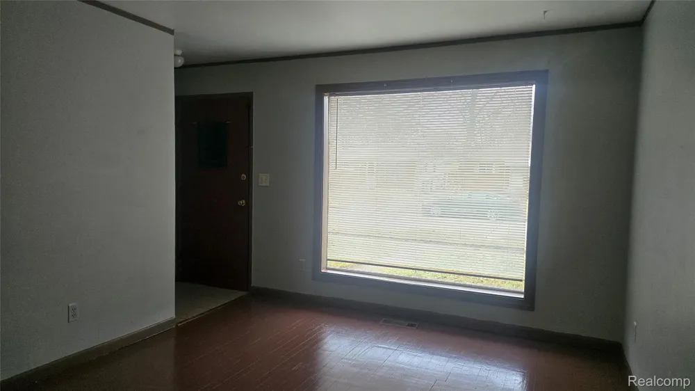 1040 E Bernhard Avenue Hazel Park City, MI 48030