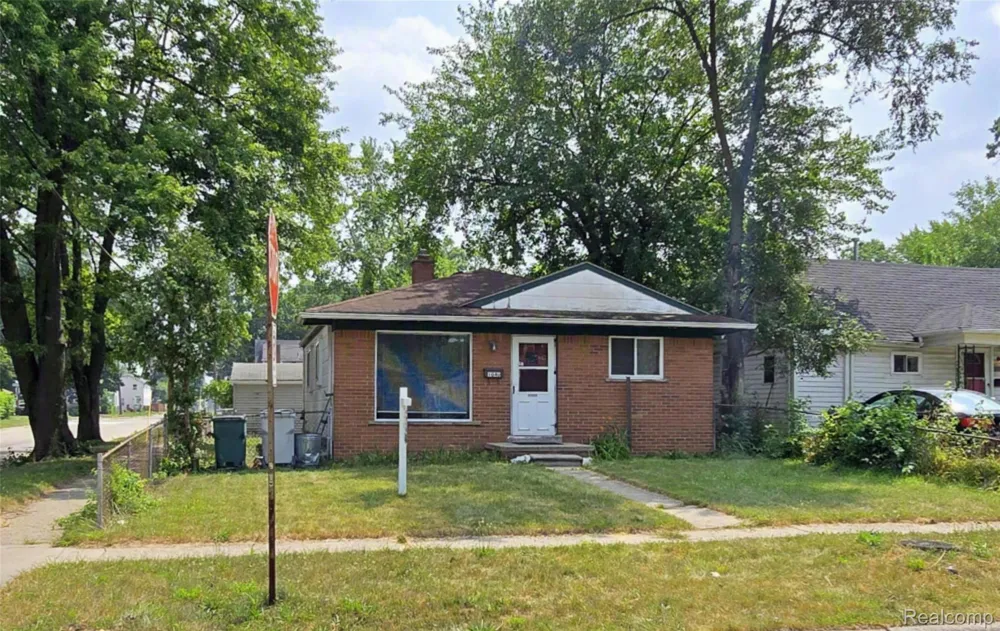 1040 E Bernhard Avenue Hazel Park City, MI 48030