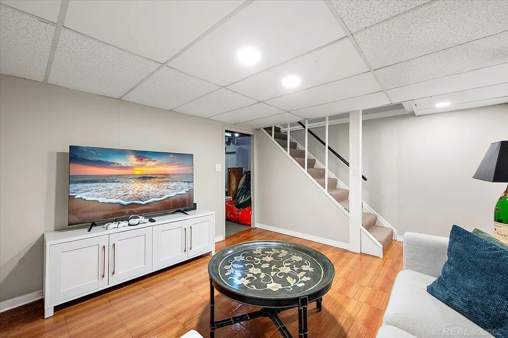 22959 Gary Lane St Clair Shores City, MI 48080