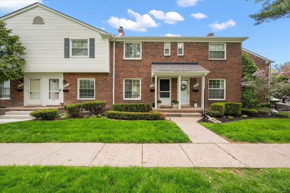 22959 Gary Lane St Clair Shores City, MI 48080