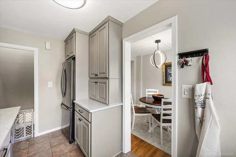 22959 Gary Lane St Clair Shores City, MI 48080