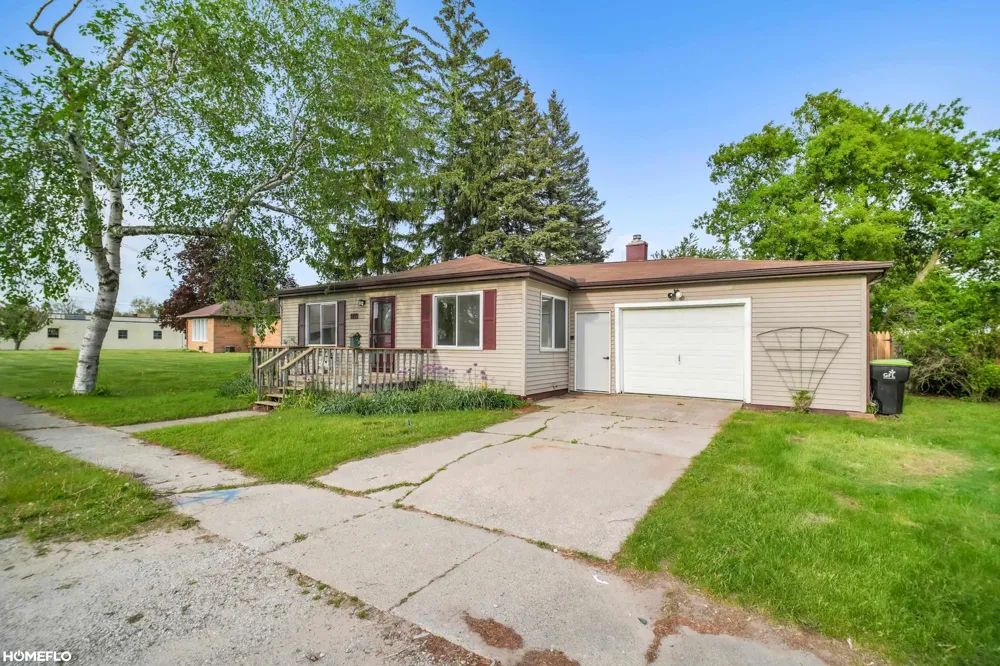 517 RHODES STREET Pinconning City, MI 48650