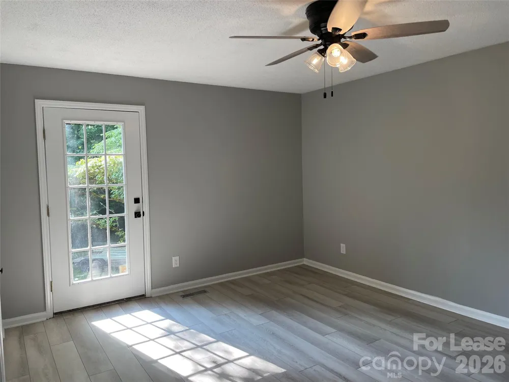 7942 Lake Vista Drive Denver, NC 28037