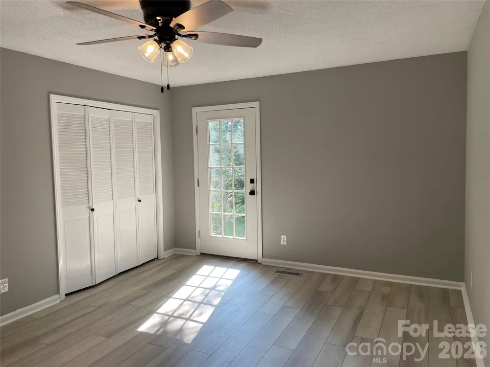 7942 Lake Vista Drive Denver, NC 28037
