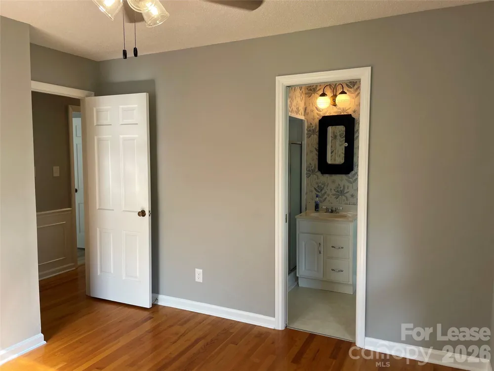 7942 Lake Vista Drive Denver, NC 28037