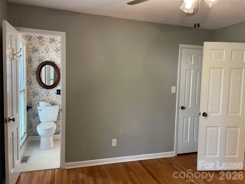 7942 Lake Vista Drive Denver, NC 28037