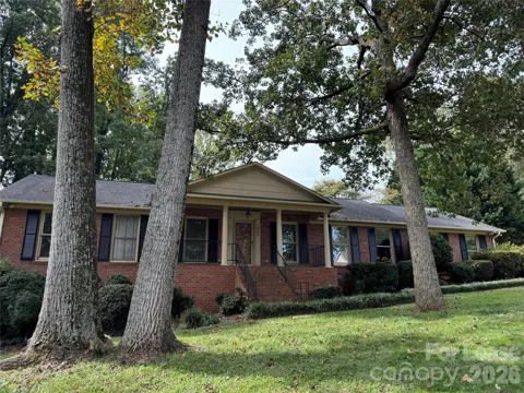 7942 Lake Vista Drive