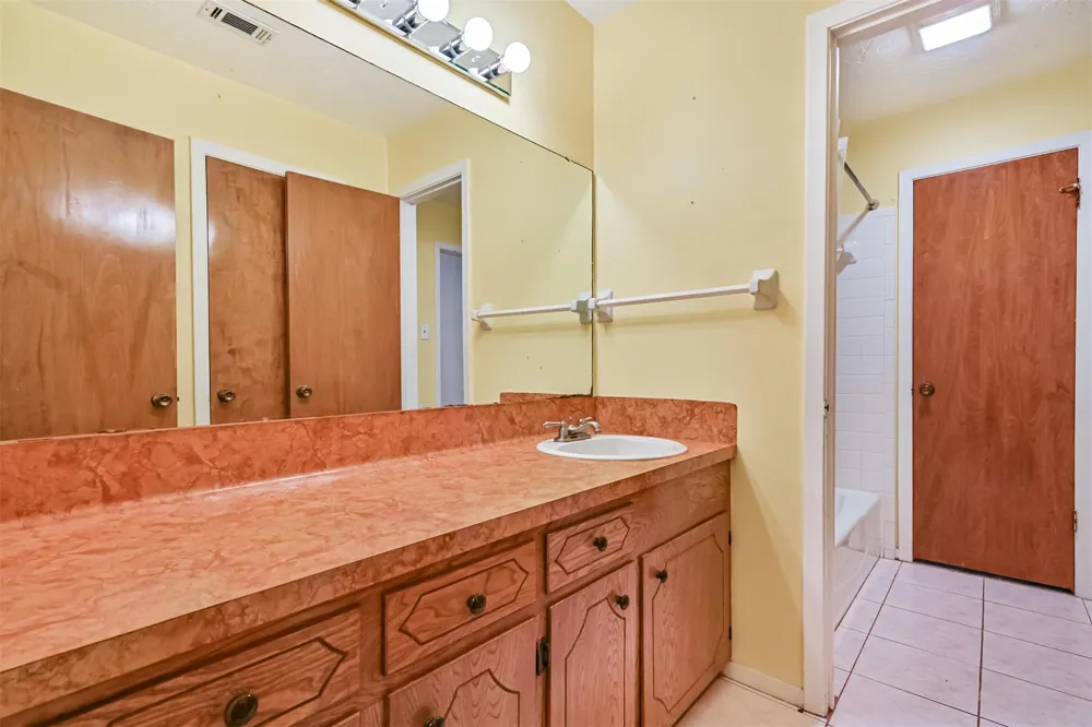 2012 Scott Street La Marque, TX 77568