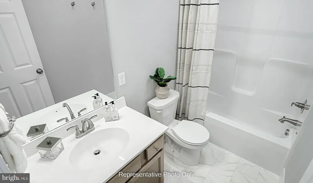 215 DAHLIA CIRCLE Lebanon, PA 17042