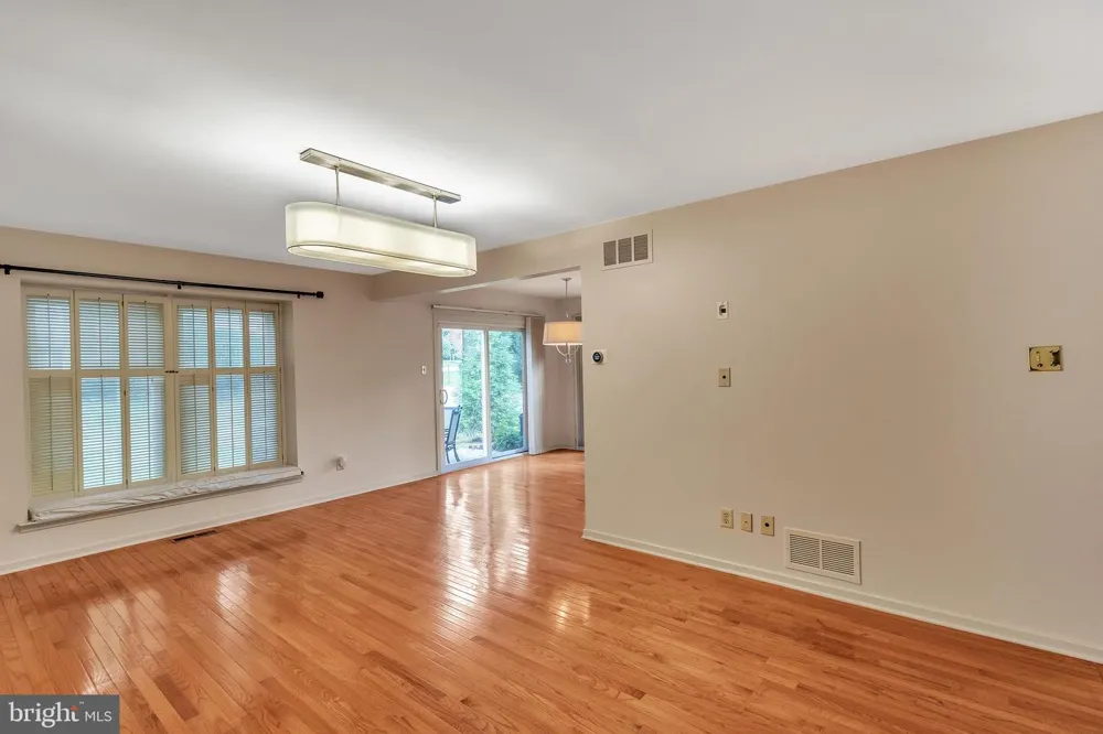 48 STONEHURST COURT Chesterbrook, PA 19087