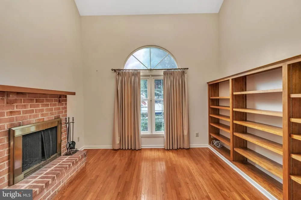 48 STONEHURST COURT Chesterbrook, PA 19087
