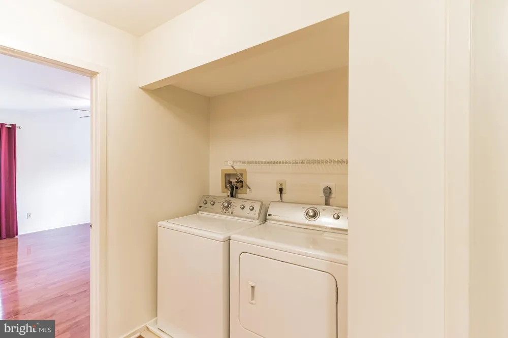 48 STONEHURST COURT Chesterbrook, PA 19087